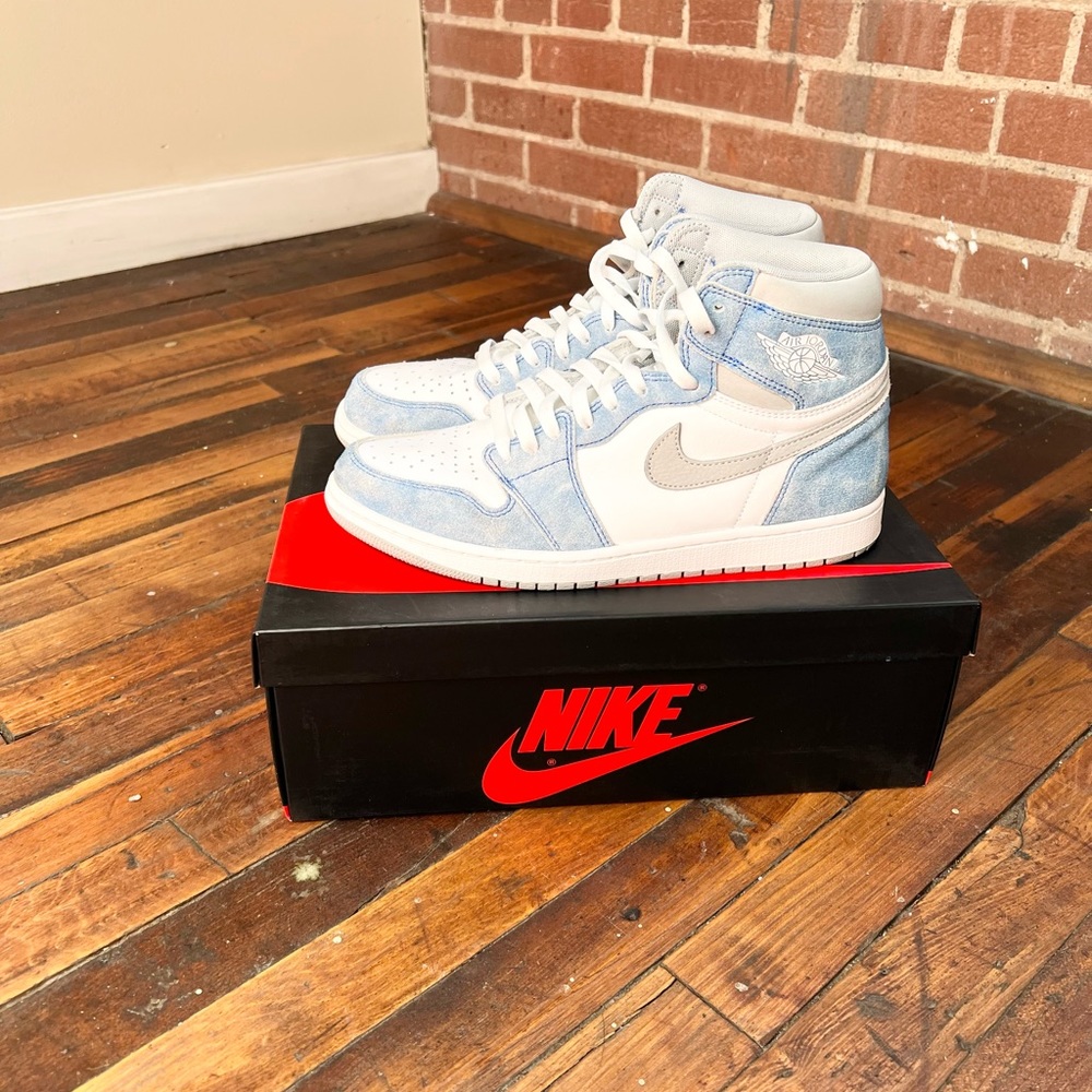 (Used) Air Jordan 1 High ‘Hyper Royal’